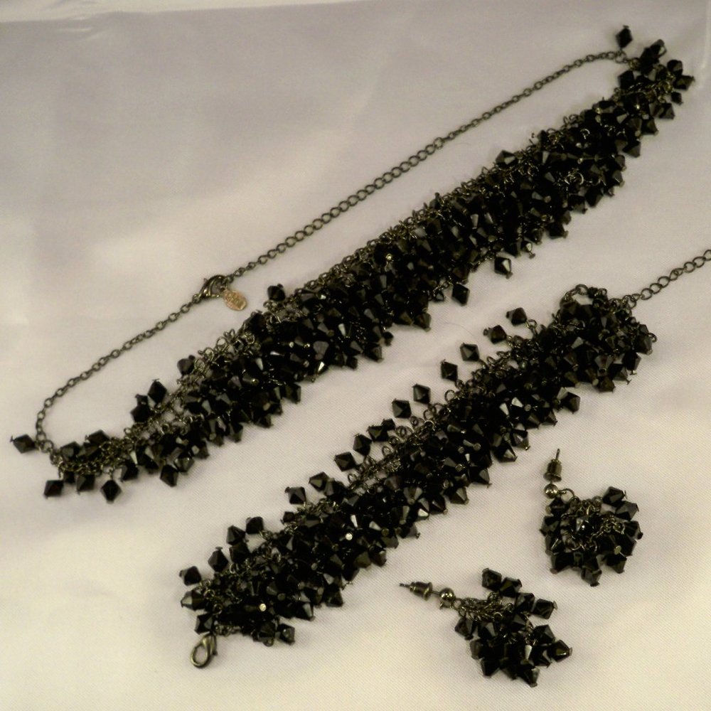 New Black Dangle Necklace, Bracelet & Earrings set